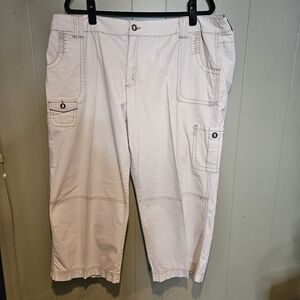 Avenue Beige Cargo Capri Pants, Women’s, Size 20, Beige, Stretch Cotton